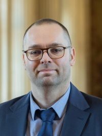 Décès d'un adolescent sur son lieu de stage : l'appel à un cadre plus strict et à une sécurité renforcée signé par Alexandre Basquin